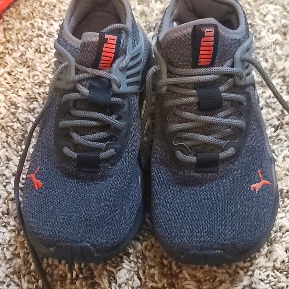 Boys size 4 puma sneakers
